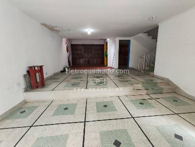 Casa de 3 alcobas en arriendo en Calasanz, Medellín, 350 m² · foto 4 de 20