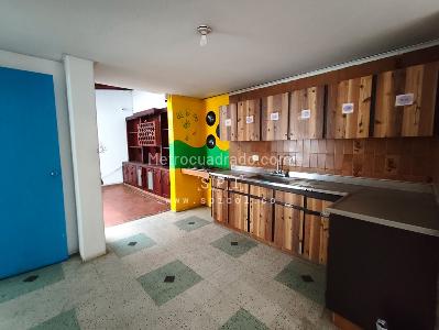 Casa de 3 alcobas en arriendo en Calasanz, Medellín, 350 m² · foto 8 de 20