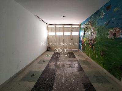 Casa de 3 alcobas en arriendo en Calasanz, Medellín, 350 m² · foto 13 de 20