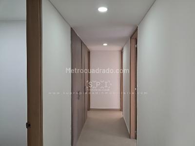 Apartamento de 3 alcobas en arriendo en Loma Benedictinos, Envigado, 140 m² · foto 5 de 20