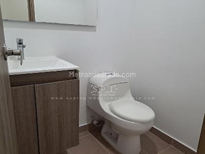 Apartamento de 3 alcobas en arriendo en Loma Benedictinos, Envigado, 140 m² · foto 6 de 20