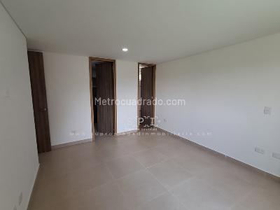 Apartamento de 3 alcobas en arriendo en Loma Benedictinos, Envigado, 140 m² · foto 18 de 20