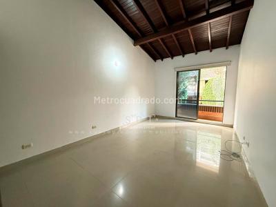 Casa de 3 alcobas en venta en Benedictinos, Envigado, 150 m² · foto 18 de 20