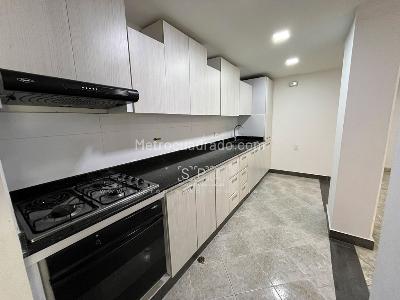 Apartamento en venta en La Aguacatala, Medellín · foto 4 de 17