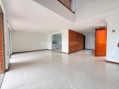 Casa de 3 alcobas en venta en Loma Del Chocho, Envigado, 283 m² · foto 5 de 20
