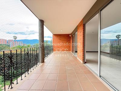 Casa de 3 alcobas en venta en Loma Del Chocho, Envigado, 283 m² · foto 7 de 20