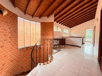 Casa de 3 alcobas en venta en Loma Del Chocho, Envigado, 283 m² · foto 9 de 20