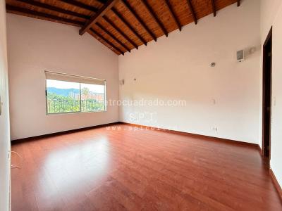 Casa de 3 alcobas en venta en Loma Del Chocho, Envigado, 283 m² · foto 11 de 20