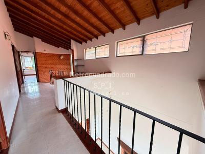 Casa de 3 alcobas en venta en Loma Del Chocho, Envigado, 283 m² · foto 14 de 20
