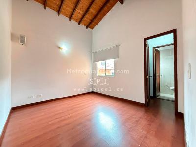 Casa de 3 alcobas en venta en Loma Del Chocho, Envigado, 283 m² · foto 15 de 20