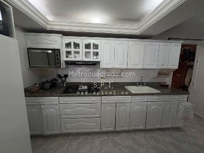 Apartamento de 4 alcobas en venta en Laureles, Medellín, 153 m² · foto 5 de 16