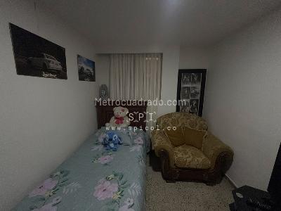 Apartamento de 4 alcobas en venta en Laureles, Medellín, 153 m² · foto 10 de 16