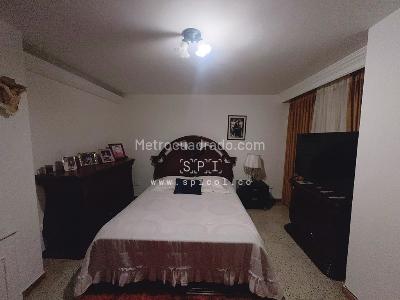 Apartamento de 4 alcobas en venta en Laureles, Medellín, 153 m² · foto 12 de 16