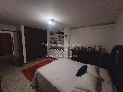 Apartamento de 4 alcobas en venta en Laureles, Medellín, 153 m² · foto 13 de 16