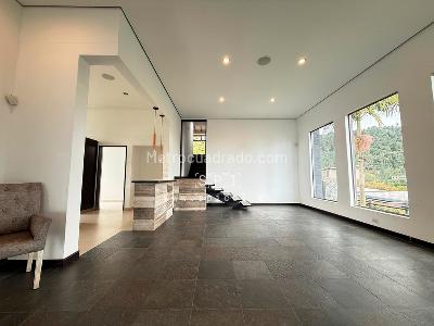 Casa de 3 alcobas en arriendo en Vda El Peñasco, Envigado, 408 m² · foto 11 de 20