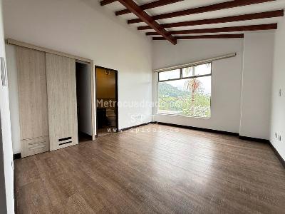 Casa de 3 alcobas en arriendo en Vda El Peñasco, Envigado, 408 m² · foto 19 de 20