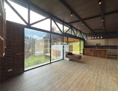 Casa de 3 alcobas en venta en Loma Del Escobero, Envigado, 320 m² · foto 3 de 20