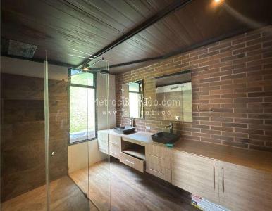 Casa de 3 alcobas en venta en Loma Del Escobero, Envigado, 320 m² · foto 6 de 20