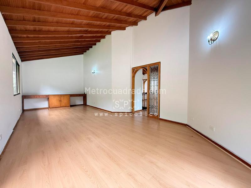 Casa en Arriendo, Loma El Chocho, Envigado - Mehr
