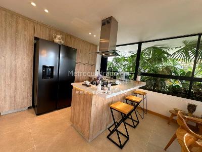 Apartamento de 2 alcobas en venta en Las Palmas, Medellín, 84 m² · foto 2 de 20