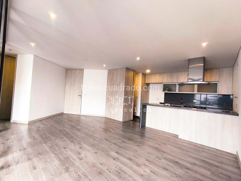 2BR Apartment in Altos Del Poblado (75 m²) - 2