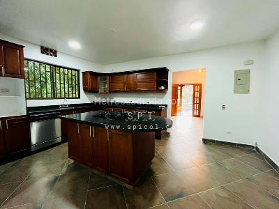 Casa de 4 alcobas en arriendo en El Salado Via La Catedral, Envigado, 430 m² · foto 4 de 20