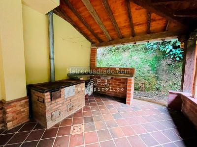 Casa de 4 alcobas en arriendo en El Salado Via La Catedral, Envigado, 430 m² · foto 7 de 20