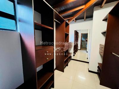 Casa de 4 alcobas en arriendo en El Salado Via La Catedral, Envigado, 430 m² · foto 14 de 20