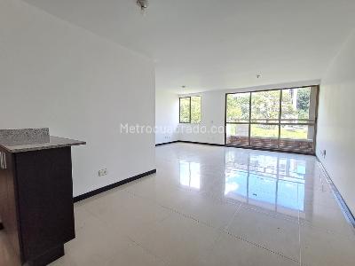 Apartamento de 2 alcobas en arriendo en Los Gonzalez, Medellín, 76 m² · foto 2 de 20