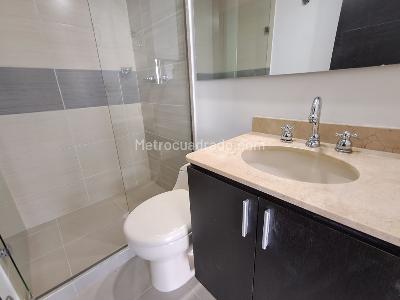 Apartamento de 2 alcobas en arriendo en Los Gonzalez, Medellín, 76 m² · foto 9 de 20