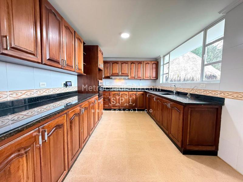 Casa en Arriendo, Loma Del Escobero, Envigado - Mehr