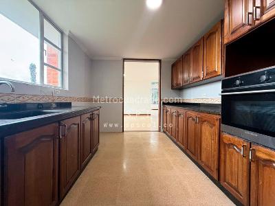 Casa de 5 alcobas en arriendo en Loma Del Escobero, Envigado, 350 m² · foto 7 de 20