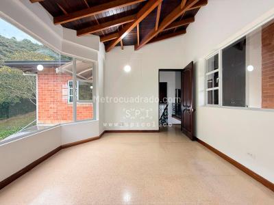 Casa de 5 alcobas en venta en Loma Del Escobero, Envigado, 350 m² · foto 14 de 20