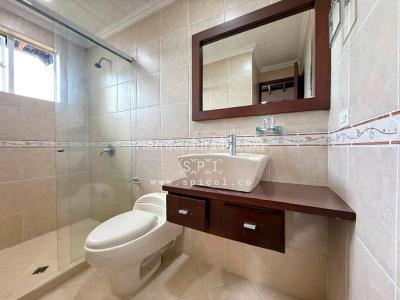 Casa de 5 alcobas en venta en Loma Del Escobero, Envigado, 350 m² · foto 17 de 20