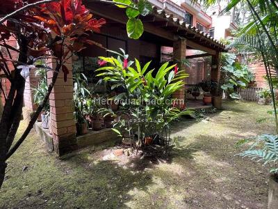 Casa de 4 alcobas en venta en El Poblado, Medellín, 241 m² · foto 5 de 18
