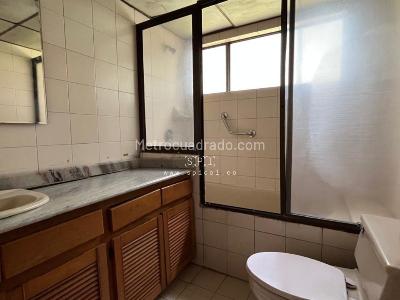 Casa de 4 alcobas en venta en El Poblado, Medellín, 241 m² · foto 9 de 18