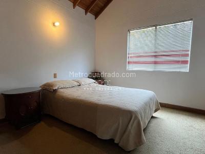 Casa de 4 alcobas en venta en El Poblado, Medellín, 241 m² · foto 13 de 18