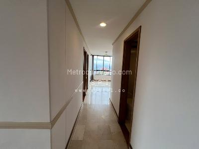 Apartamento de 3 alcobas en arriendo en El Poblado, Medellín, 145 m² · foto 12 de 20