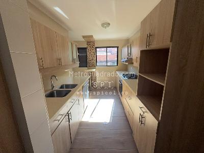 Casa de 3 alcobas en venta en Los Balsos, Medellín, 257 m² · foto 2 de 16