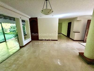Casa de 3 alcobas en venta en Los Balsos, Medellín, 257 m² · foto 5 de 16