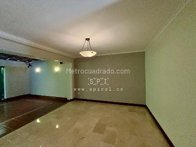 Casa de 3 alcobas en venta en Los Balsos, Medellín, 257 m² · foto 6 de 16