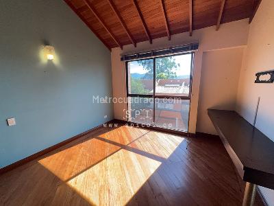 Casa de 3 alcobas en venta en Los Balsos, Medellín, 257 m² · foto 8 de 16