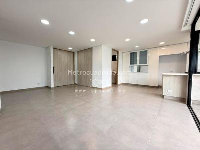 Apartamento de 3 alcobas en venta en Loma De Las Brujas, Envigado, 117 m² · foto 2 de 20