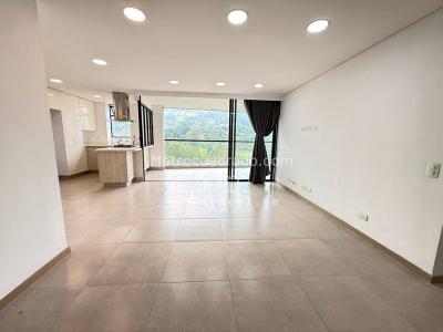 Apartamento de 3 alcobas en venta en Loma De Las Brujas, Envigado, 117 m² · foto 3 de 20