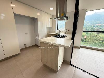 Apartamento de 3 alcobas en venta en Loma De Las Brujas, Envigado, 117 m² · foto 4 de 20