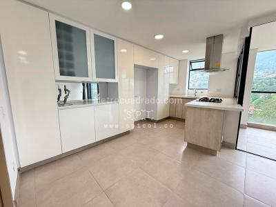 Apartamento de 3 alcobas en venta en Loma De Las Brujas, Envigado, 117 m² · foto 5 de 20