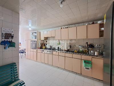 Casa de 3 alcobas en arriendo en El Salitre, Bogotá, 300 m² · foto 2 de 20