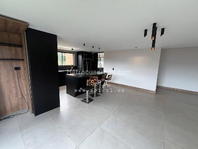 Apartamento en arriendo en El Poblado, Medellín · foto 2 de 20