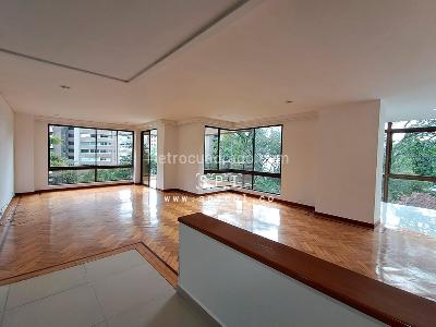 Apartamento de 3 alcobas en venta en Loma De Los Parra, Medellín, 200 m² · foto 3 de 20