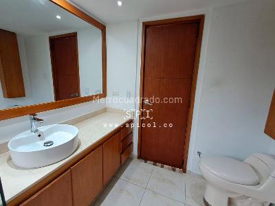 Apartamento de 3 alcobas en venta en Loma De Los Parra, Medellín, 200 m² · foto 15 de 20
